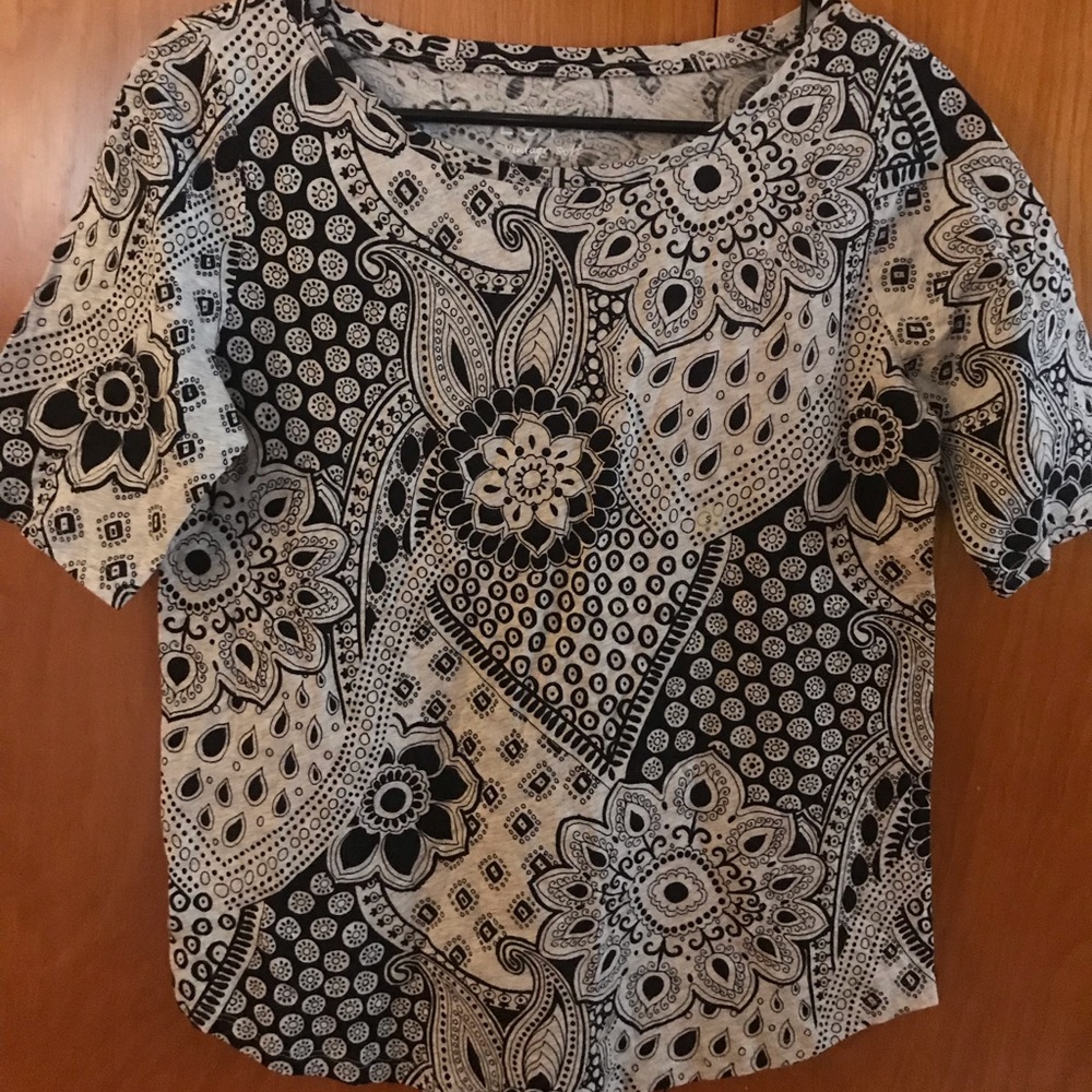 Tee shirt